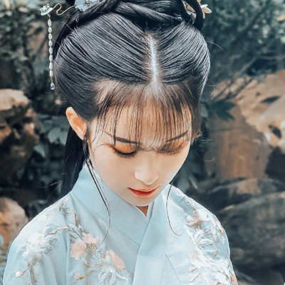 漢服帶傘女生頭像，唯美古風(fēng)真人頭像