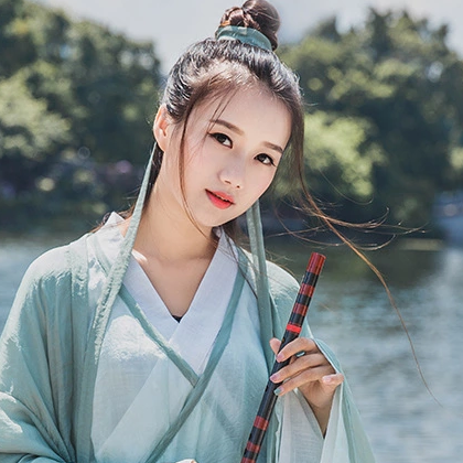 素衣女生喝酒頭像，唯美古風(fēng)真人頭像