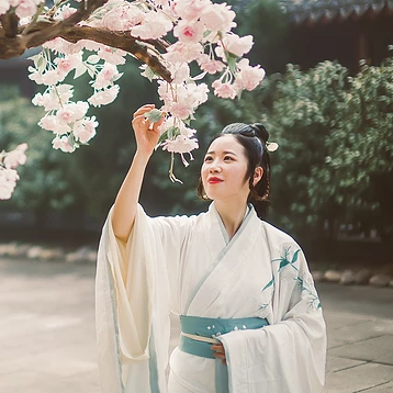 優(yōu)雅白衣女子頭像，唯美古風真人頭像