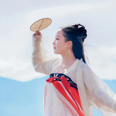 海邊飄逸女子頭像，唯美古風(fēng)真人頭像