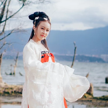 海邊飄逸女子頭像，唯美古風(fēng)真人頭像