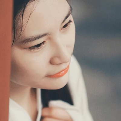 蒙眼帶團(tuán)扇女子頭像，唯美古風(fēng)真人頭像