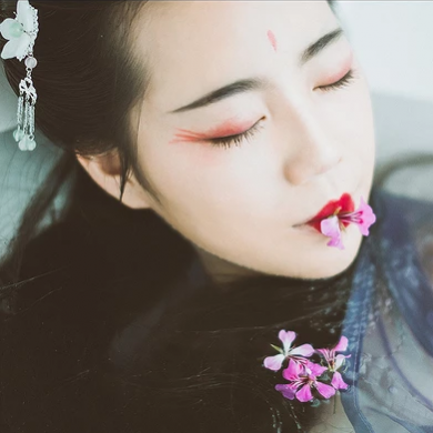 金魚妖艷的女子頭像，唯美古風真人頭像