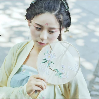綠陰樹下閨蜜頭像，唯美古風(fēng)女子頭像