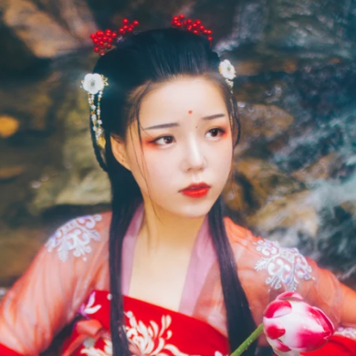 嬌艷紅衣女子頭像，唯美古風(fēng)真人頭像