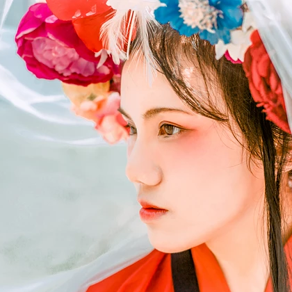花樣紅衣女子頭像，唯美古風(fēng)真人頭像
