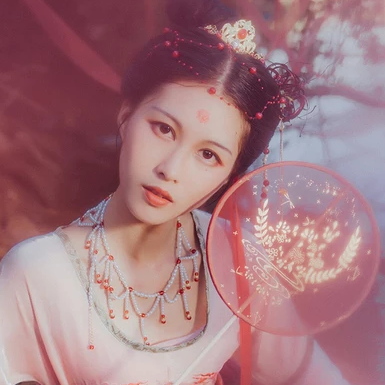 嬌艷彼岸花女子頭像，唯美古風(fēng)真人頭像