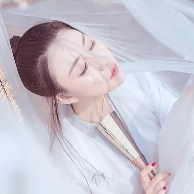 白衣冷艷女子頭像，唯美古風(fēng)真人頭像
