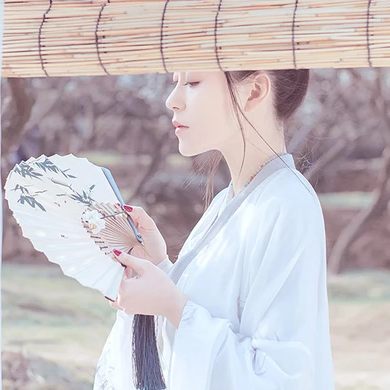 白衣冷艷女子頭像，唯美古風(fēng)真人頭像