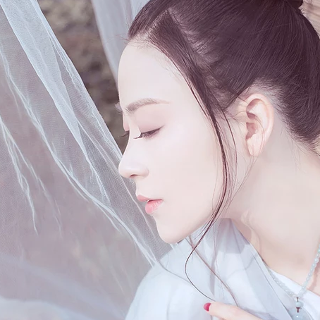 白衣冷艷女子頭像，唯美古風(fēng)真人頭像