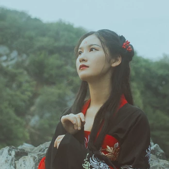 紅妝帶傘古風頭像，唯美古風真人女子頭像