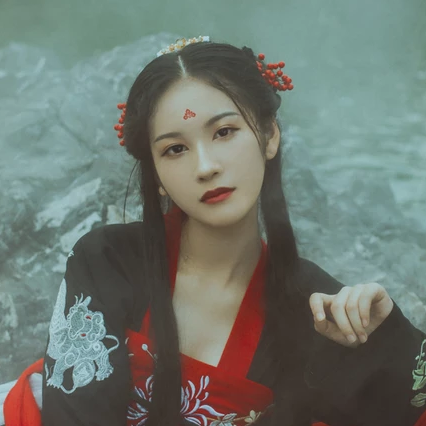 紅妝帶傘古風頭像，唯美古風真人女子頭像