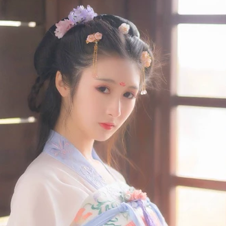 粉色小清新帶團(tuán)扇頭像，唯美古風(fēng)女子真人頭像