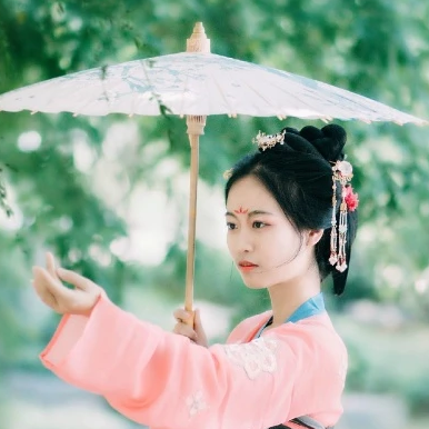 紅衣女子帶傘頭像，唯美古風(fēng)女子真人頭像