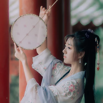 唯美漢服女生頭像，古風(fēng)真人女子頭像