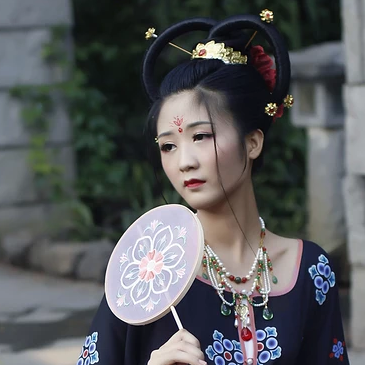 妖艷冷漠的女生頭像，唯美古風(fēng)真人女子頭像
