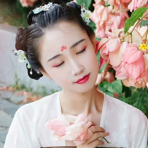 清新花朵中國風(fēng)古風(fēng)真人唯美女子頭像