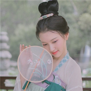 荷塘院內美人醉古風頭像，女生唯美意境頭像