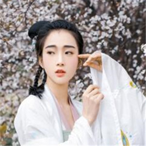 櫻花樹下古風女子頭像，真人古風頭像大全