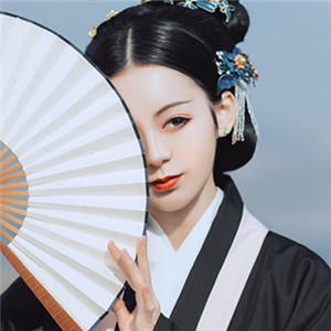孤傲冷寂女子古風頭像，真人女生qq頭像