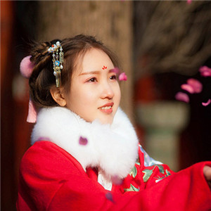 冬日暖陽伊人紅襖古風(fēng)頭像，甜美可愛真人女生