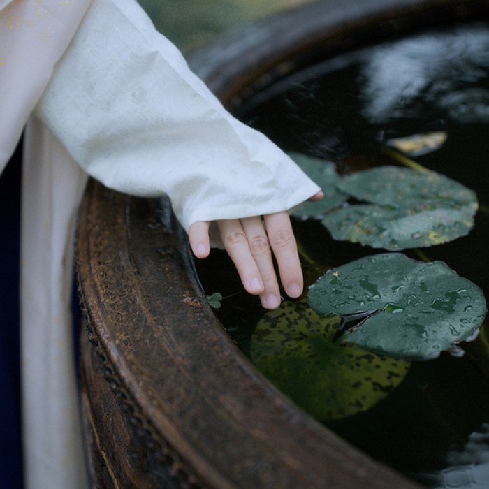 古風(fēng)女子纖纖玉手頭像，寧?kù)o清幽女生頭像