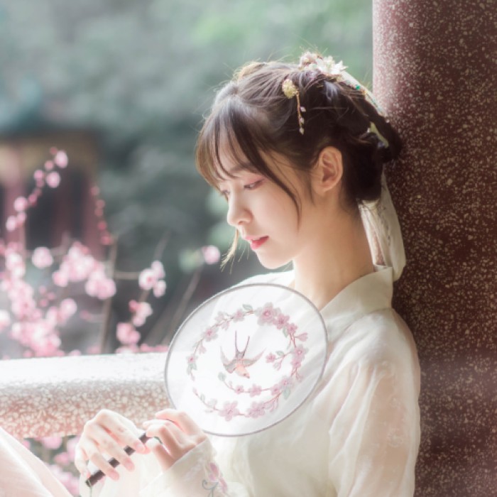 嬌俏女子古風唯美頭像，淡掃峨眉真人女生頭像