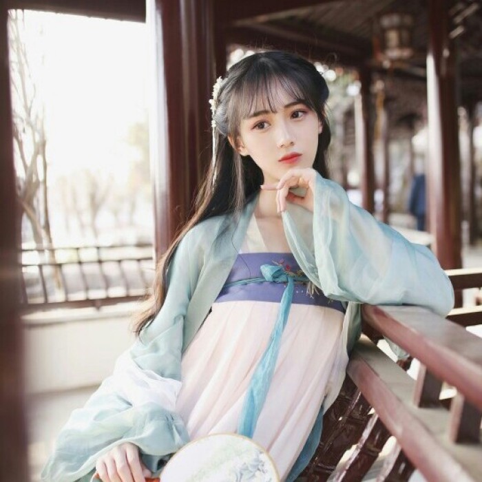 粉妝玉琢的女子古風(fēng)頭像，中國(guó)風(fēng)女生頭像