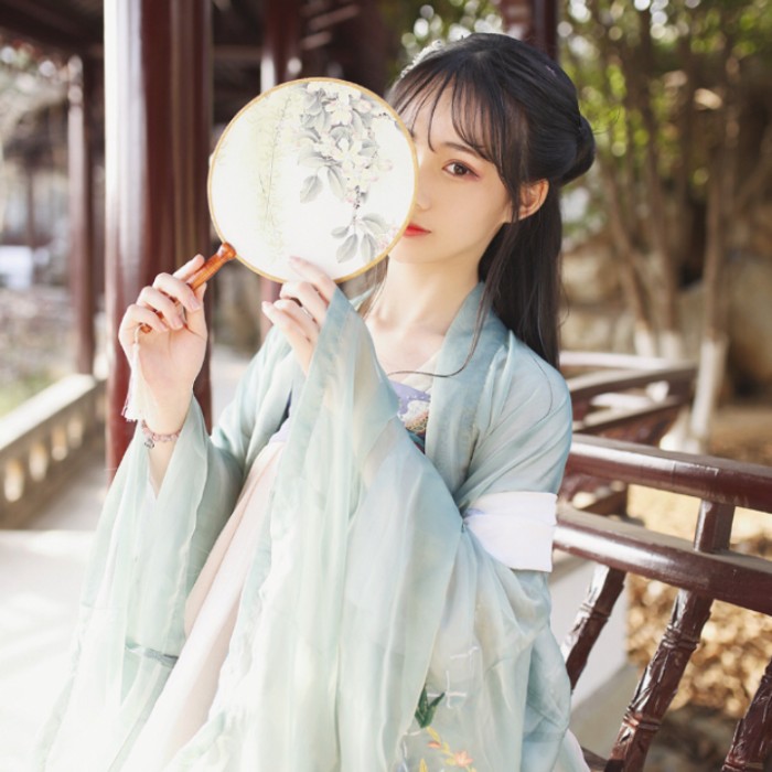 粉妝玉琢的女子古風(fēng)頭像，中國(guó)風(fēng)女生頭像