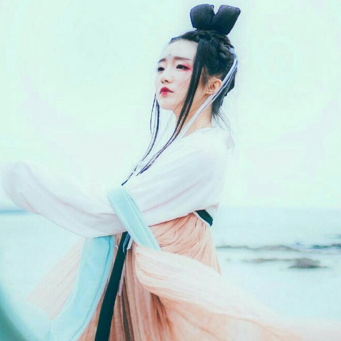 柳眉杏眼女生頭像，古風(fēng)女子qq頭像