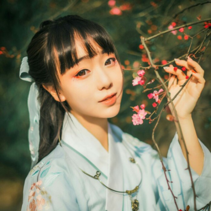 淡雅古裝女子頭像，清幽古風頭像真人