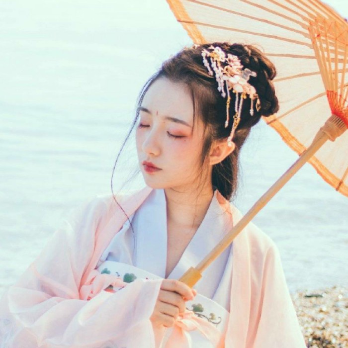 淡雅古裝女子頭像，清幽古風頭像真人