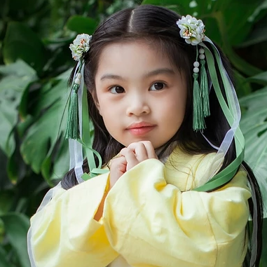 超萌帶團(tuán)扇小女生頭像，唯美古風(fēng)真人頭像