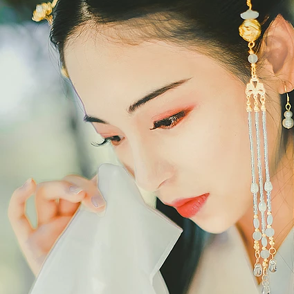 喝酒傷感女生頭像，唯美古風(fēng)真人頭像