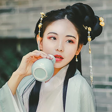 喝酒傷感女生頭像，唯美古風(fēng)真人頭像