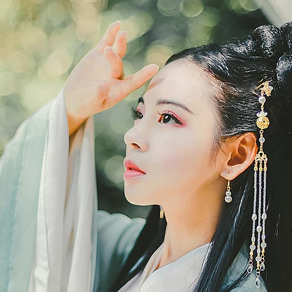 喝酒傷感女生頭像，唯美古風(fēng)真人頭像
