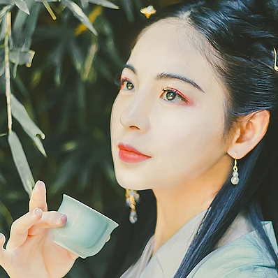 喝酒傷感女生頭像，唯美古風(fēng)真人頭像