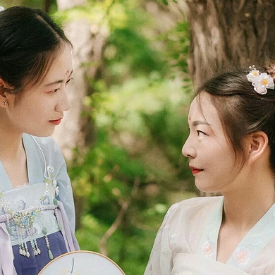 漢服帶團扇閨蜜頭像，唯美古風真人頭像