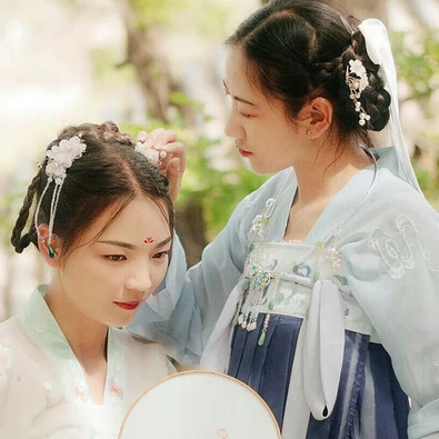 漢服帶團(tuán)扇閨蜜頭像，唯美古風(fēng)真人頭像