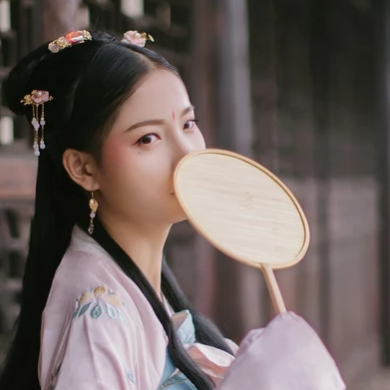 清新唯美帶團(tuán)扇女生頭像，古風(fēng)真人頭像