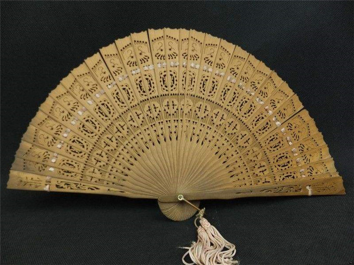 中國(guó)傳統(tǒng)木制象牙羽毛折扇